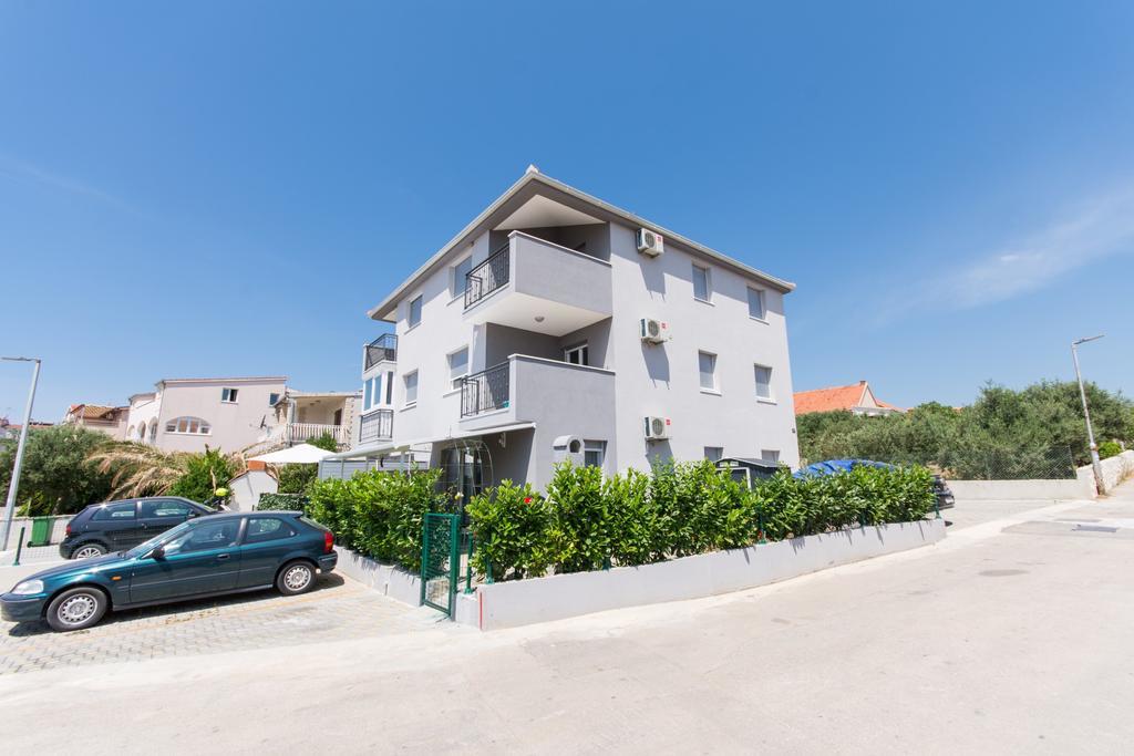 Apartment Flynn Trogir Exterior photo
