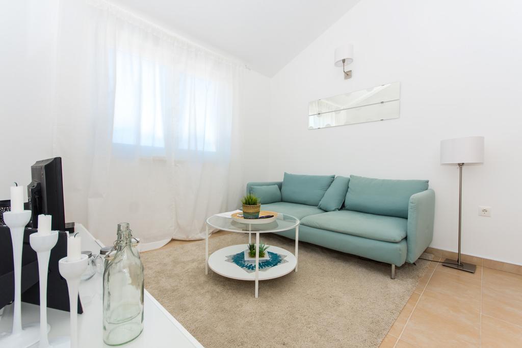 Apartment Flynn Trogir Exterior photo